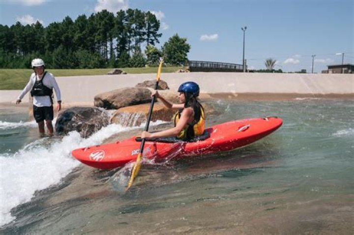 How do you sit in a pool ACNH?
