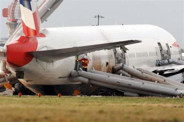 How many 747s have crashed?